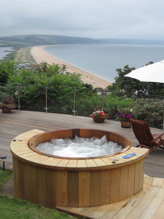 Hot Tub Outdoor: Rooftop Hot Tub