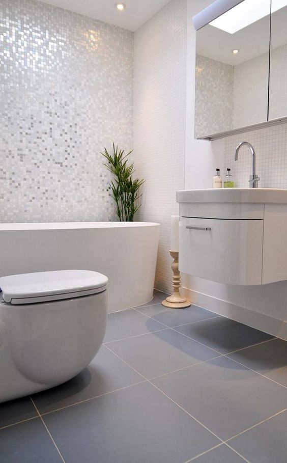 White Bathroom Ideas: Eye-Catching Wall