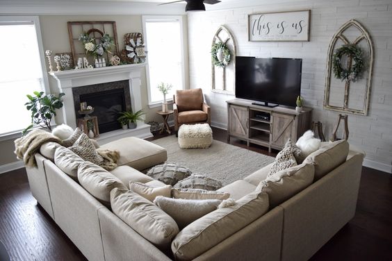 Mesmerizing Farmhouse Living Room Ideas for Your Family Room