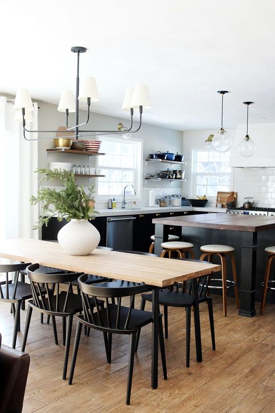 Open Kitchen Ideas: Stunning Black and White