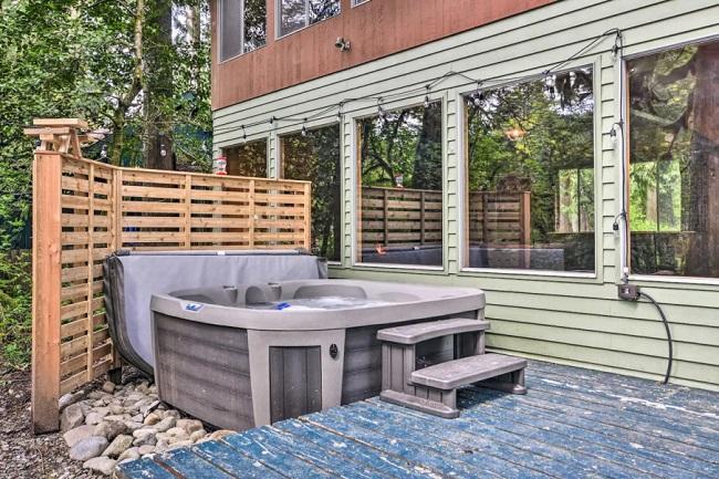 10+ Attractive Hot Tub Privacy Ideas for Extra Outdoor Protection