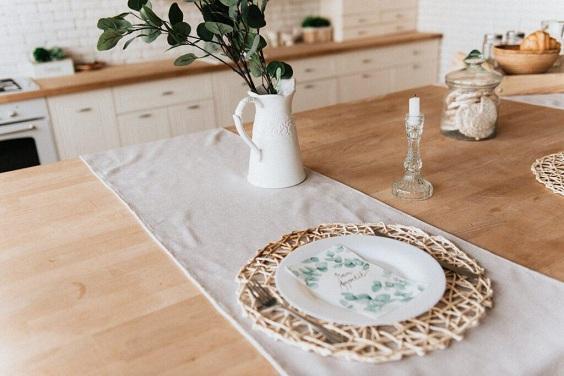 4 Simple Tips On How to Choose the Right Dining Table